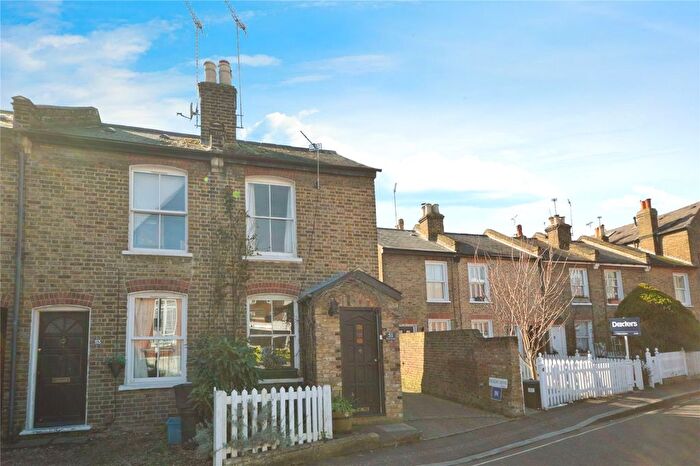 2 Bedroom End Of Terrace House To Rent In Grosvenor Road, Twickenham, TW1