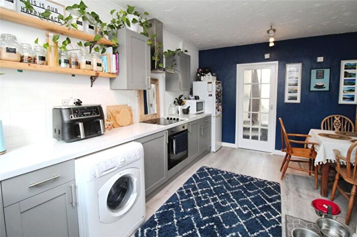 1 Bedroom Flat To Rent In Byerley Road, Portsmouth, Hampshire, PO1
