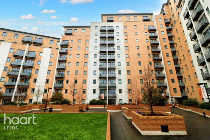 1 Bedroom Apartment For Sale In Elmwood Lane, Leeds, LS2