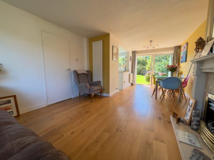 3 Bedroom Semi-Detached House For Sale In Wordsworth Rise, East Grinstead, RH19