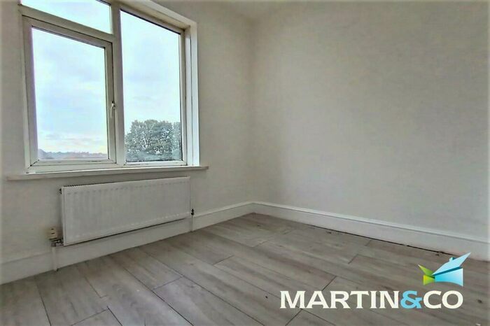 2 Bedroom Semi-Detached House To Rent In East Avenue, Wombwell, Barnsley, S73