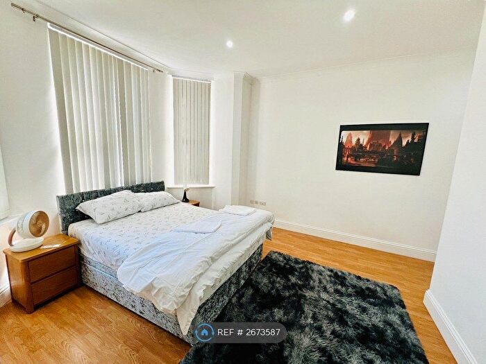 2 Bedroom Flat To Rent In Culmington Road, Ealing, W13