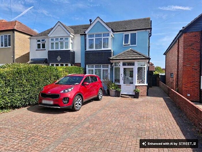 3 Bedroom Semi-Detached House For Sale In Waterworks Road, Portsmouth, PO6