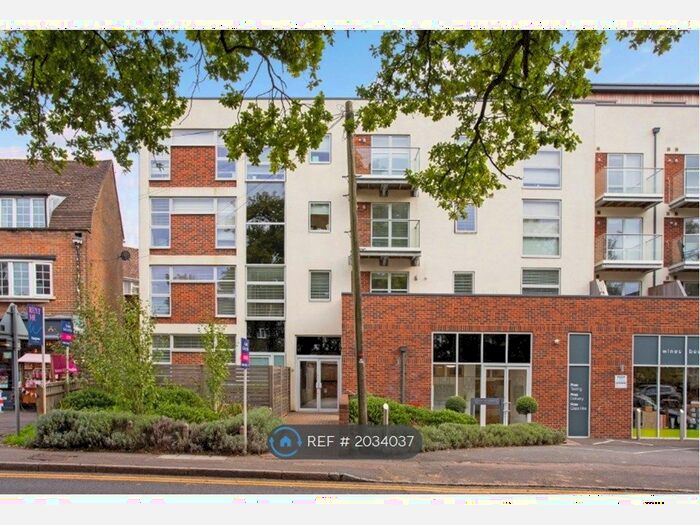 3 Bedroom Maisonette To Rent In The Parliament, Amersham, HP6