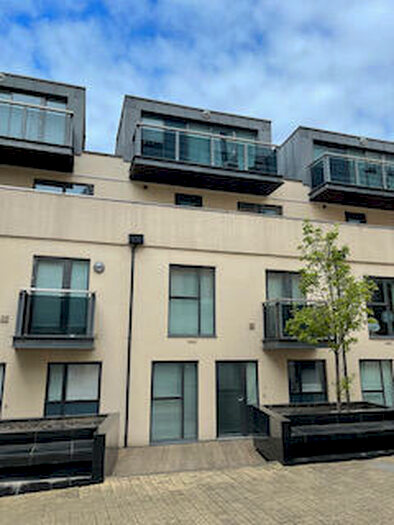 1 Bedroom Flat To Rent In Old Post Office Walk, Surbiton, London, KT6