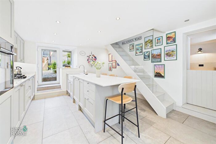3 Bedroom Cottage For Sale In Halifax Road, Briercliffe, BB10