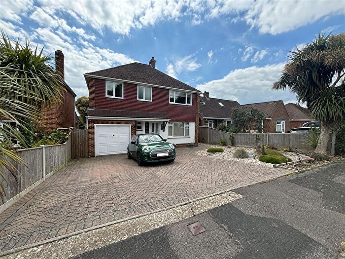 4 Bedroom Detached House To Rent In The Thicket, Fareham, PO16