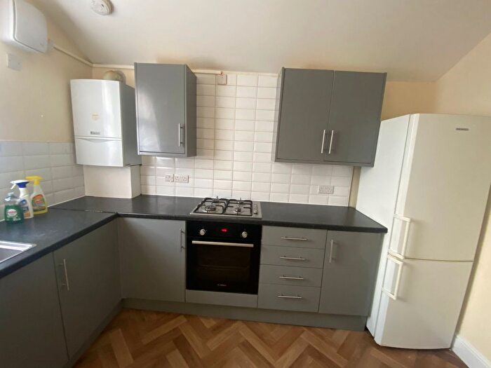 4 Bedroom Flat To Rent In Romford Road, London, E7