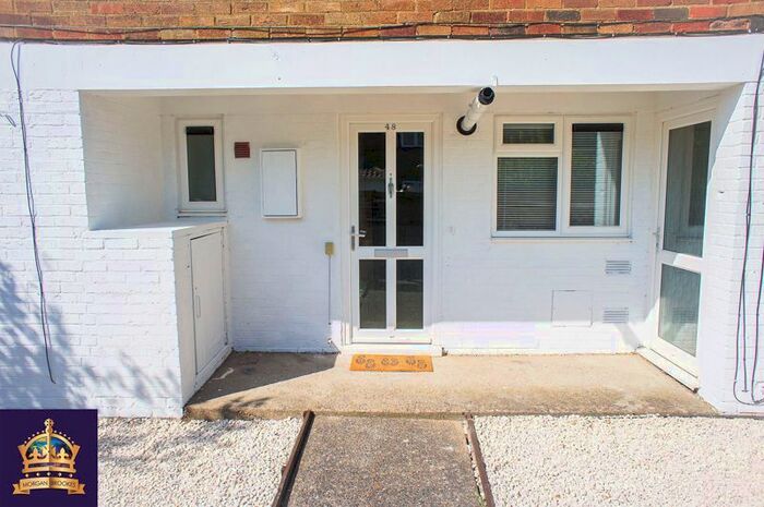 1 Bedroom Flat To Rent In Chevers Pawen, Pitsea, Basildon, SS13
