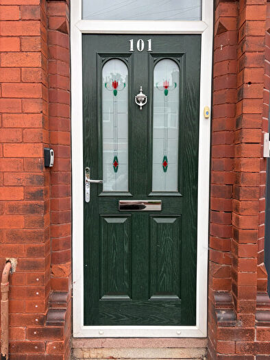 4 Bedroom Terraced House To Rent In Windsor Road, Droylsden, M43