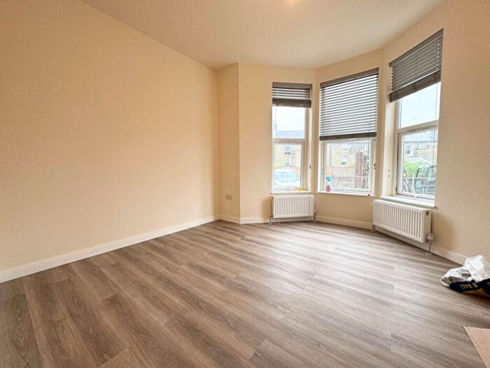 2 Bedroom Flat To Rent In Beatrice Road, Finsbury Park, N4