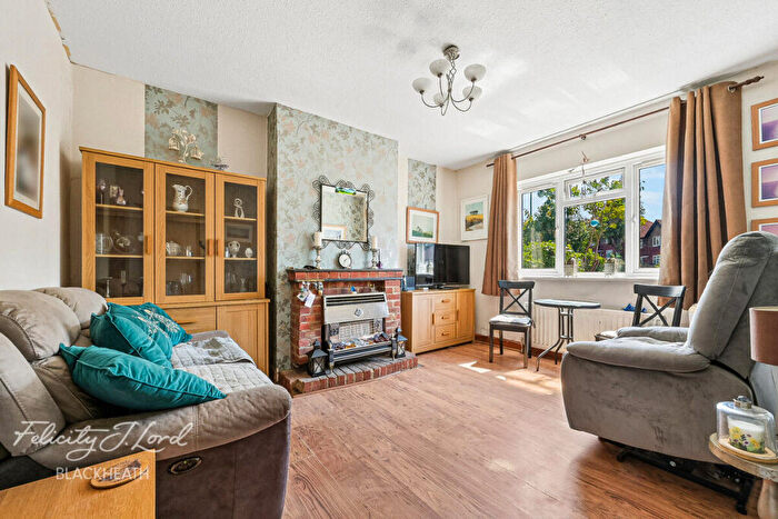 2 Bedroom Maisonette For Sale In Churchbury Road, Eltham, SE9