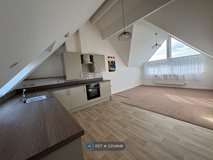 2 Bedroom Flat To Rent In Alexandra Road, St. Austell, PL25