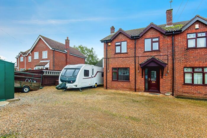 3 Bedroom Semi-Detached House For Sale In St. Marks Road, Holbeach, Spalding, PE12