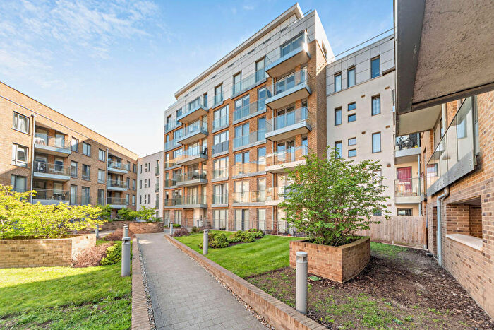 2 Bedroom Flat For Sale In Langan House, Keymer Place, Tower Hamlets, London, E14