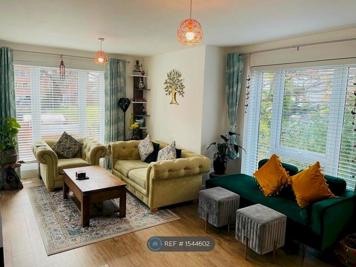 2 Bedroom Flat To Rent In Cavendish House, Orpington, BR6