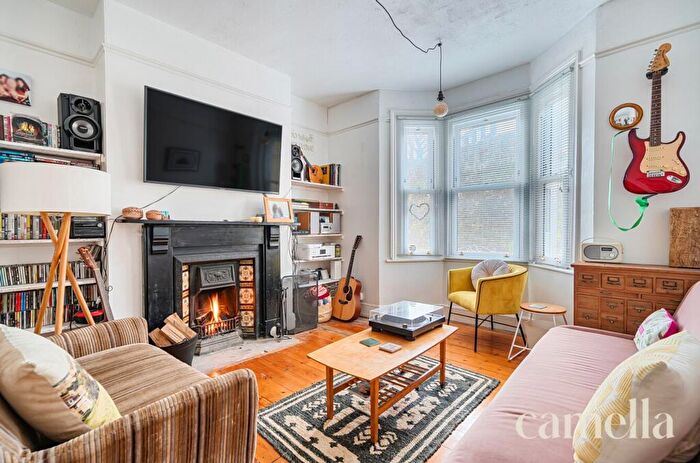 3 Bedroom Terraced House For Sale In Park Avenue, Bath, BA2