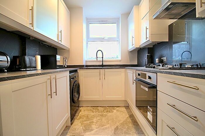 2 Bedroom Flat To Rent In Ruislip Road, Northolt, UB5