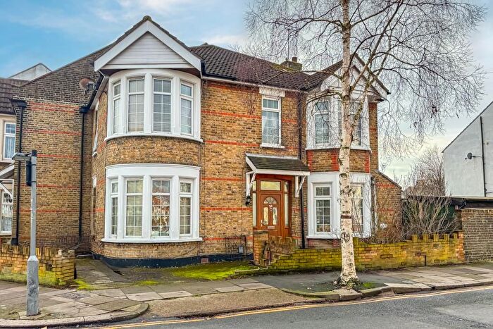 3 Bedroom End Terrace House For Sale In St Marys, Southend-On-Sea, SS2