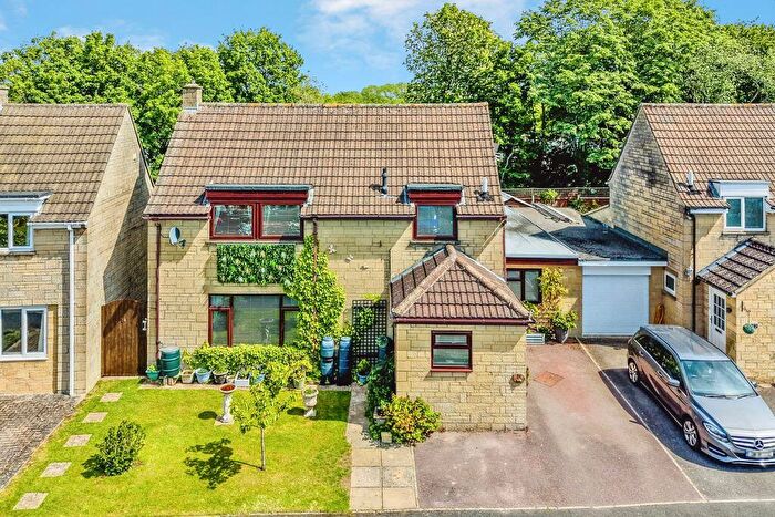 3 Bedroom Detached House For Sale In Cherry Tree Drive, Cirencester, Gloucestershire, GL7