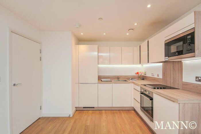 1 Bedroom Apartment To Rent In Roma Corte, Lewisham, SE13