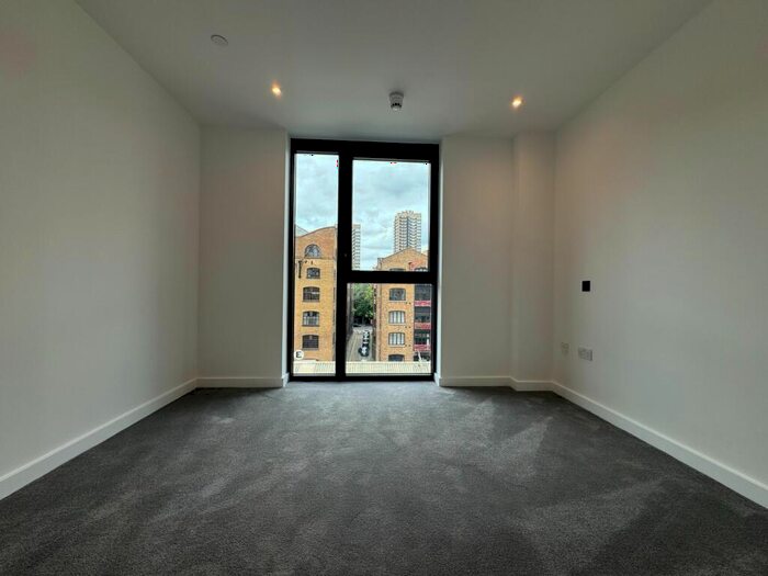 2 Bedroom Apartment To Rent In Merino Gardens, London, E1W