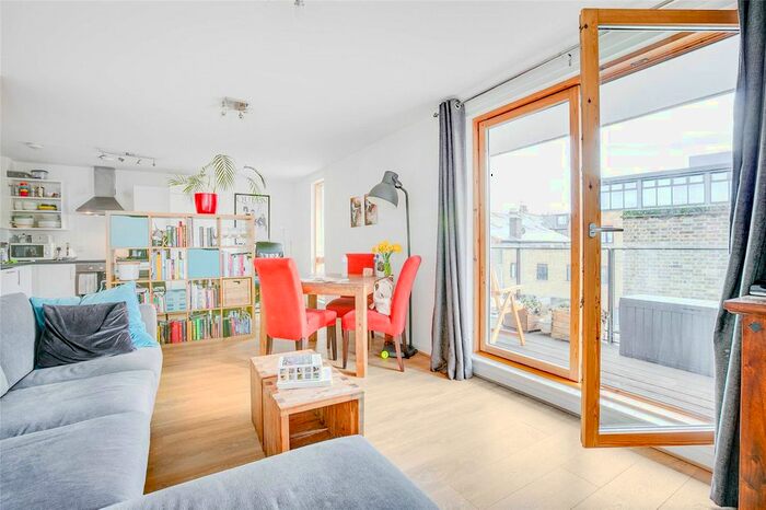 2 Bedroom Flat To Rent In Wingate Square, London, SW4