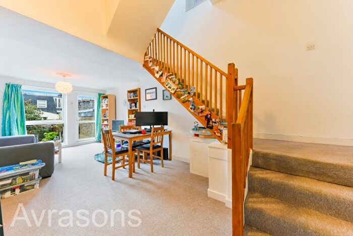 2 Bedroom Terraced House To Rent In Cologne Road, Clapham Junction, SW11