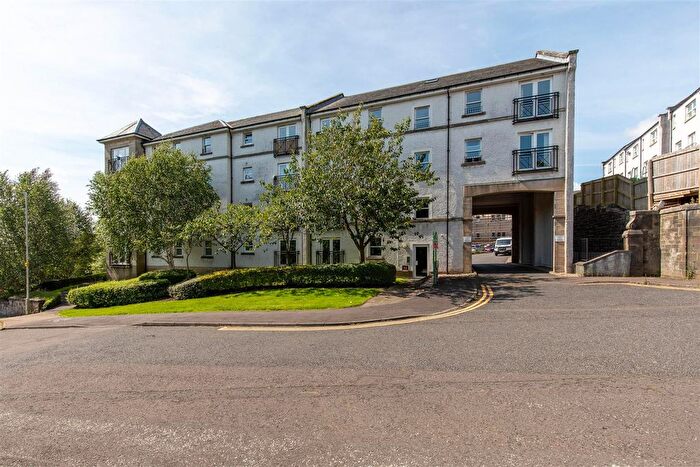 2 Bedroom Flat For Sale In Edmund Place, Dunfermline, KY12