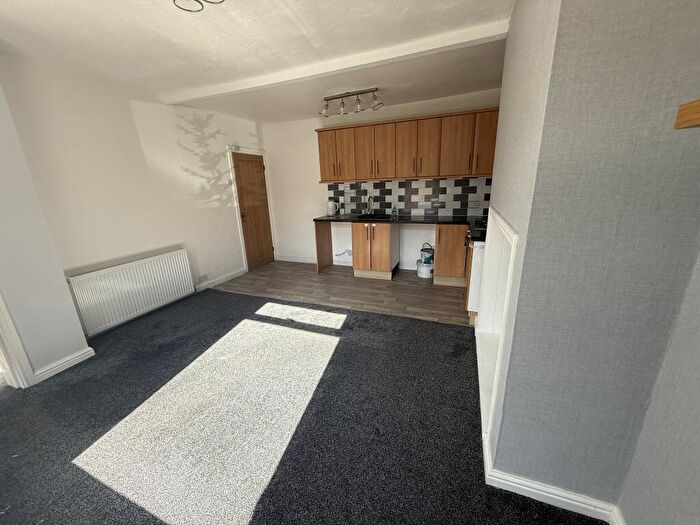 2 Bedroom House To Rent In Brook Street, Moldgreen, Huddersfield, HD5