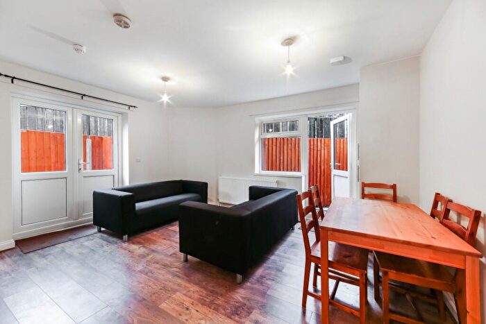 6 Bedroom Semi Detached House To Rent In Ambassador Square, Canary Wharf, Isle Of Dogs, London, E14