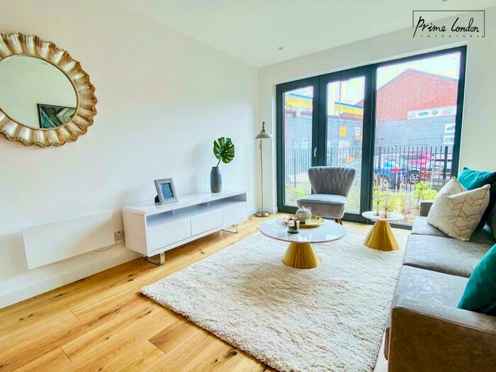 1 Bedroom Flat To Rent In Axium, Windmill Street, Birmingham, B1