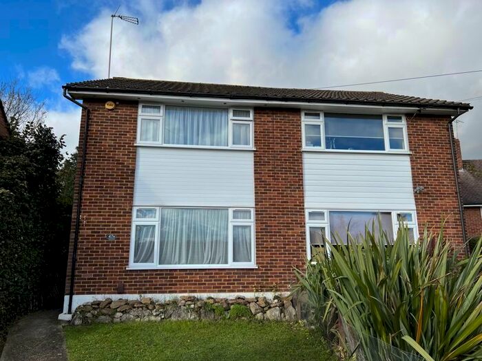 3 Bedroom Semi-Detached House To Rent In South Drive, Coulsdon, CR5