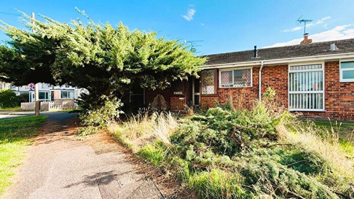 2 Bedroom Bungalow For Sale In Knavesacre Court, Parkwood, ME8