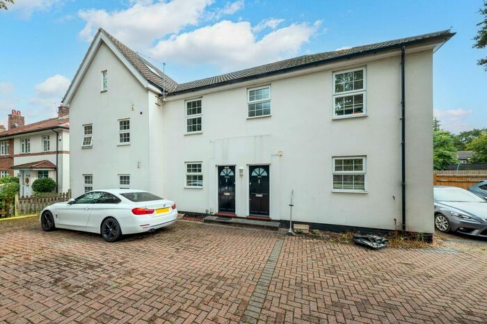 2 Bedroom Flat To Rent In Monks Orchard Road, Beckenham, BR3