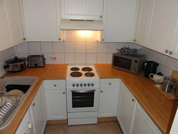 1 Bedroom Flat To Rent In Lanchester Gardens, S80