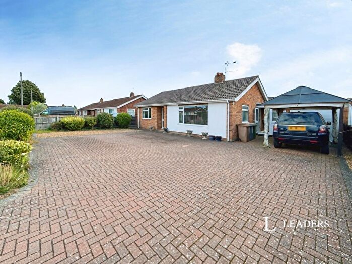 3 Bedroom Bungalow For Sale In Station Close, Lingwood, Norwich, NR13