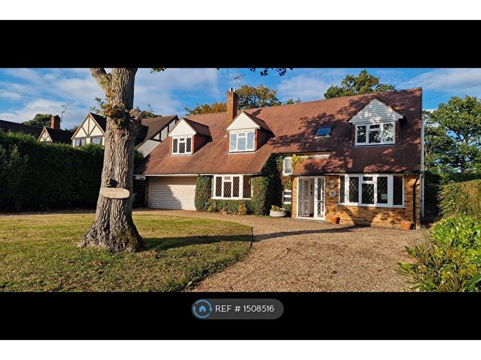 5 Bedroom Detached House To Rent In Fulmer Drive, Gerrards Cross, SL9