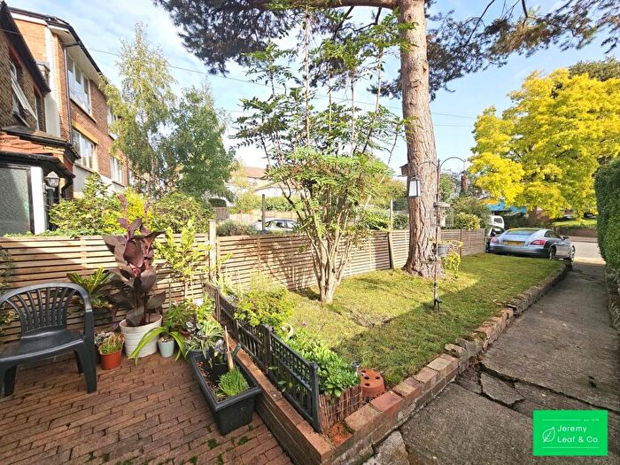 2 Bedroom Cottage To Rent In Red Lion Hill, East Finchley, N2