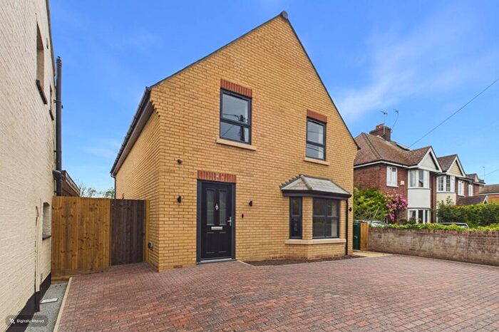4 Bedroom Detached House For Sale In High Street, Great Paxton, St. Neots, Cambridgeshire, PE19