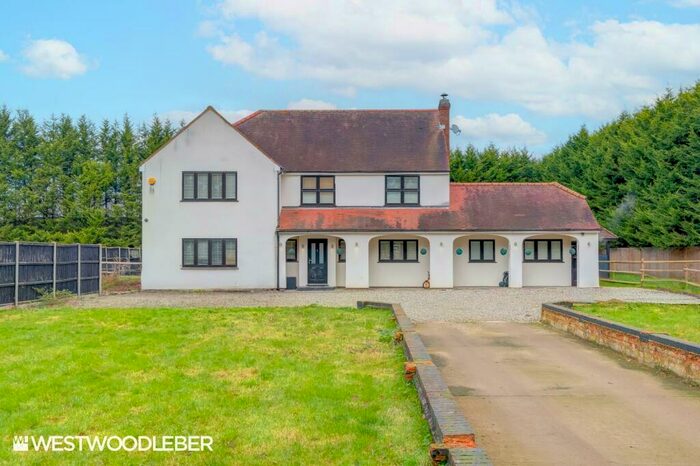 5 Bedroom Detached House For Sale In Hoe Lane, Nazeing, EN9