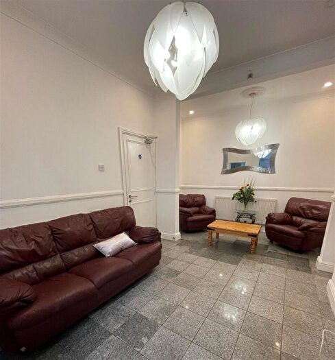 7 Bedroom Terraced House To Rent In Richmond Road, Cardiff, CF24