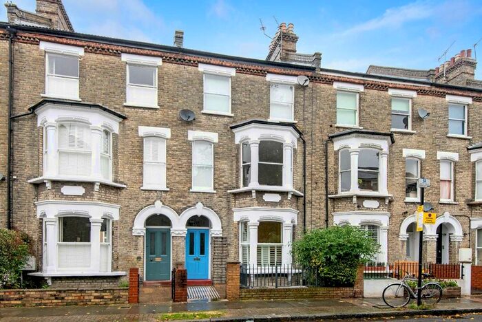 3 Bedroom Flat To Rent In Tabley Road, London, N7