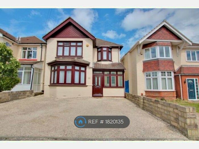 Studio To Rent In St. James Road, Southampton, SO15