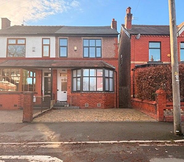 3 Bedroom Semi-Detached House To Rent In Campbell Road, Swinton, Manchester, M27