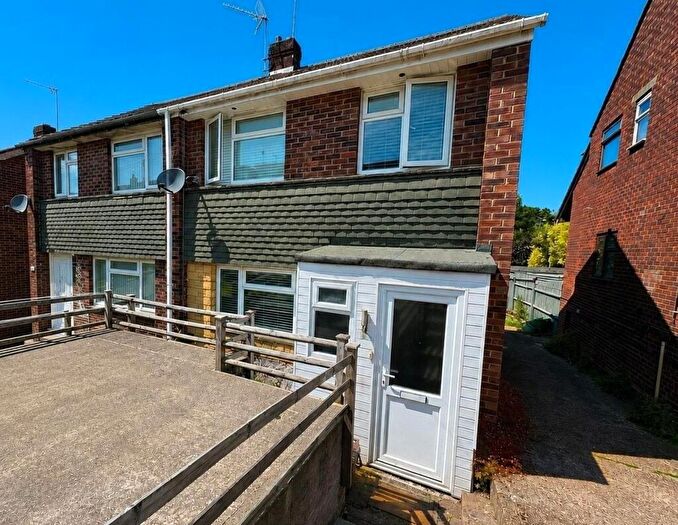 3 Bedroom Semi-Detached House For Sale In Crowther Close, Southampton, SO19