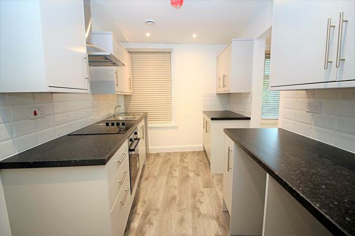 3 Bedroom Flat To Rent In Commercial Road, Bedford, MK40