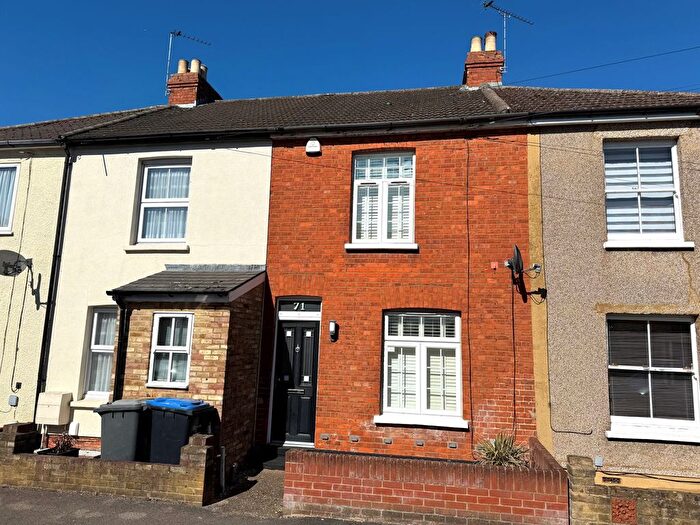 2 Bedroom Terraced House For Sale In Hythe Park Road, Egham, Surrey, TW20