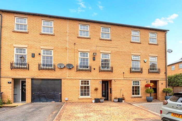4 Bedroom Town House For Sale In Monument Drive, Brierley, Barnsley, S72