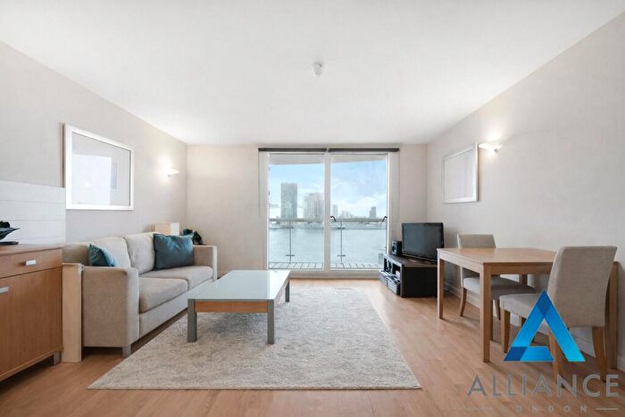 1 Bedroom Apartment For Sale In Blackwall Way, London, E14
